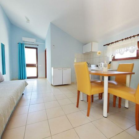 Apartments Eduard Vrsi Extérieur photo