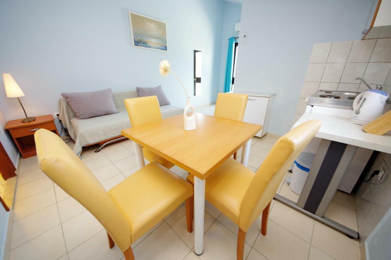 Apartments Eduard Vrsi Extérieur photo