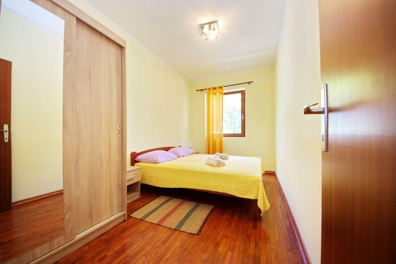 Apartments Eduard Vrsi Extérieur photo