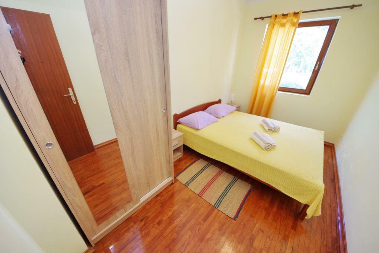 Apartments Eduard Vrsi Extérieur photo