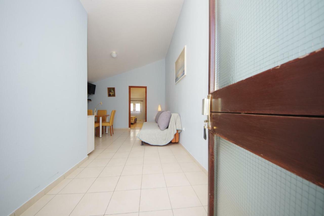 Apartments Eduard Vrsi Extérieur photo