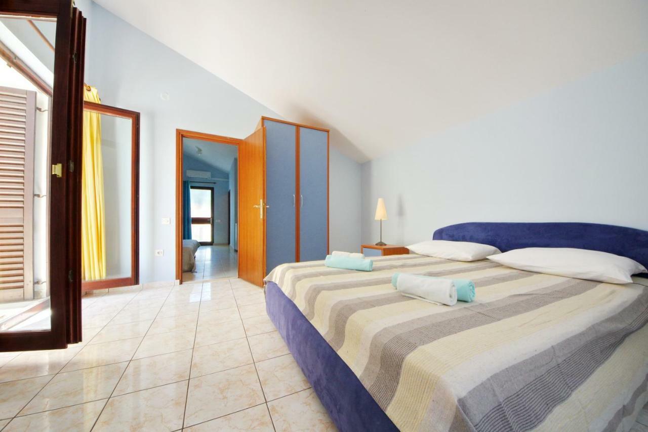 Apartments Eduard Vrsi Extérieur photo