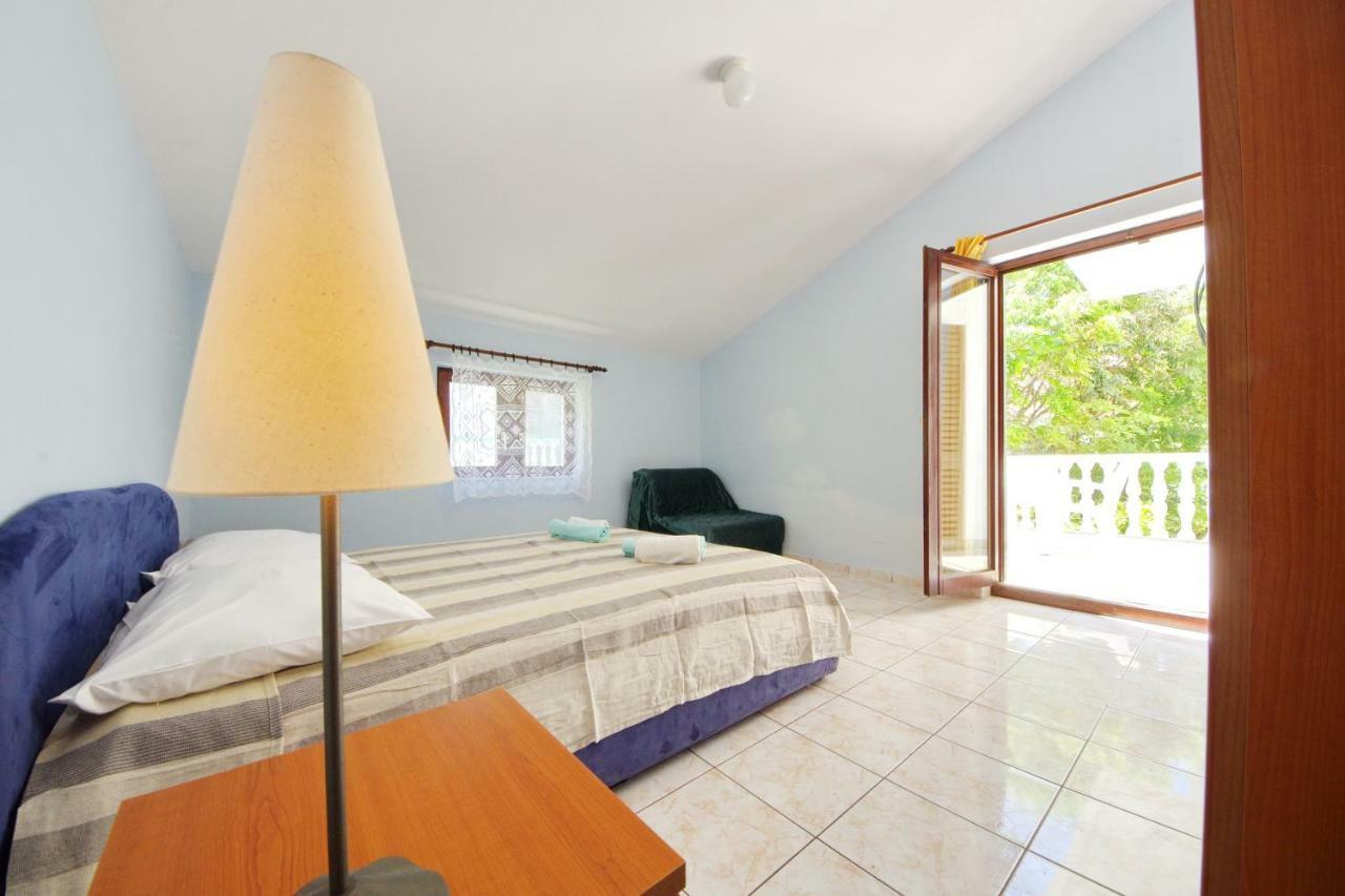 Apartments Eduard Vrsi Extérieur photo