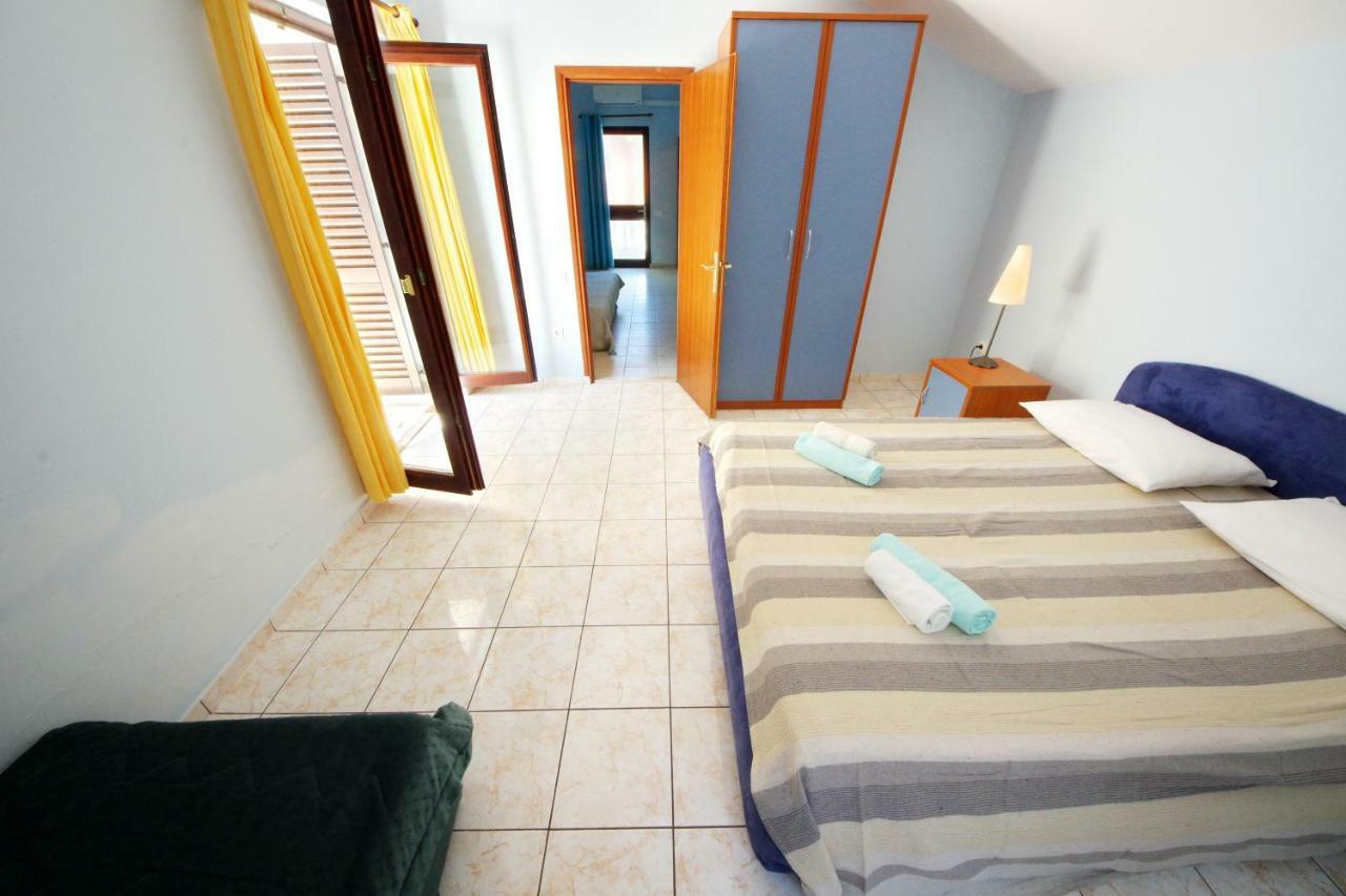 Apartments Eduard Vrsi Extérieur photo