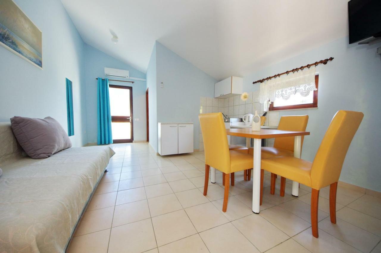 Apartments Eduard Vrsi Extérieur photo